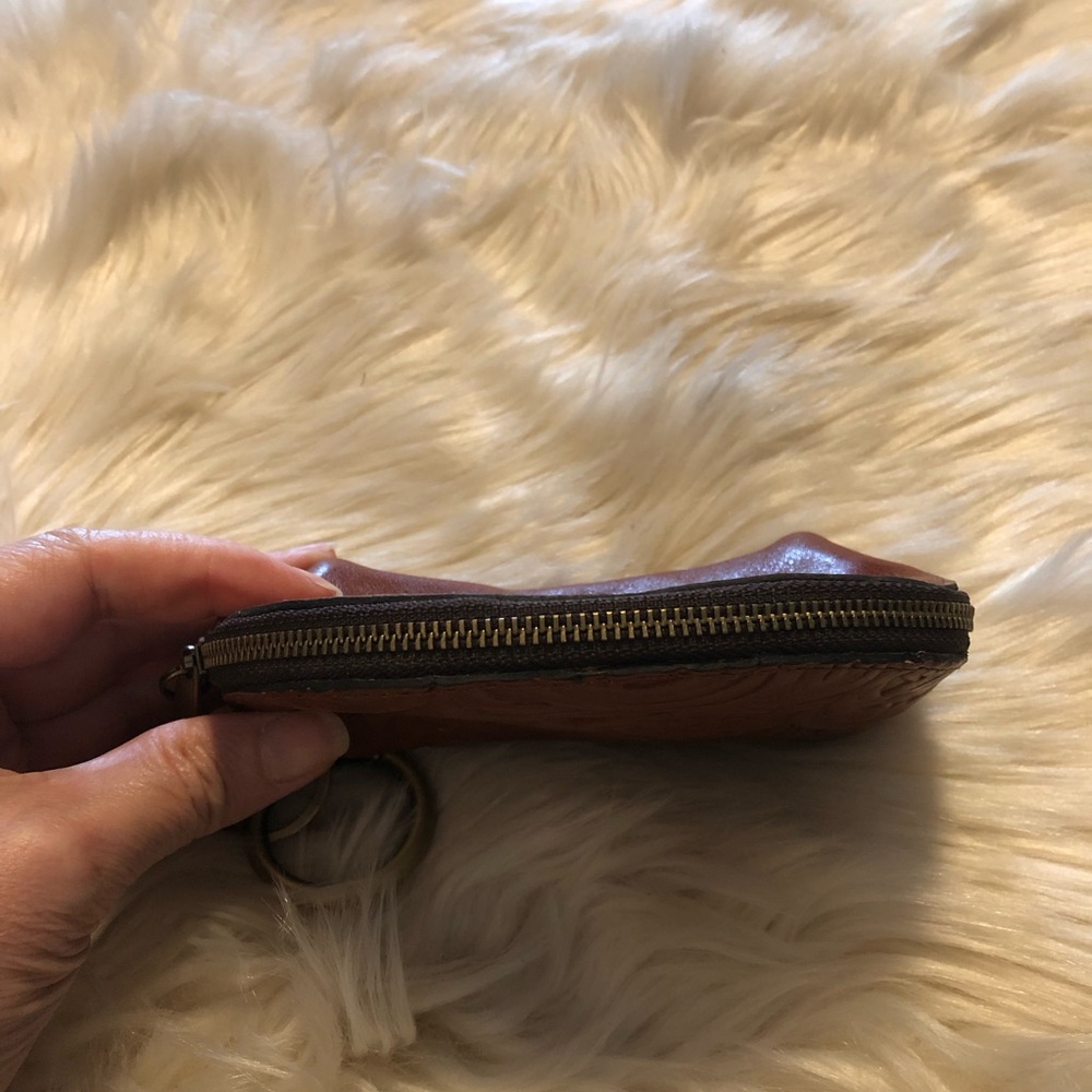 Patricia Nash Rosalie tan embossed leather coin pouch - Picture 6 of 9